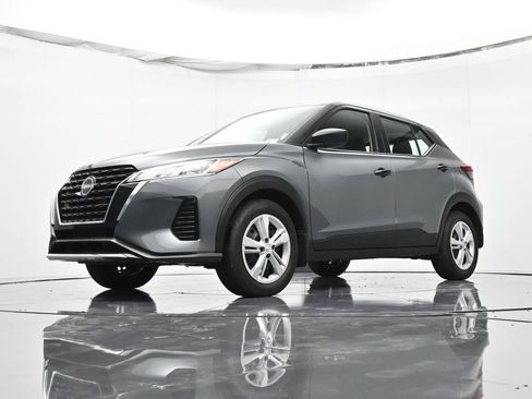 New 2025 Nissan Kicks Play S image 36