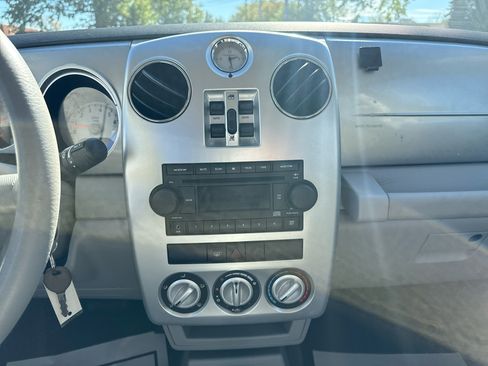 Used 2006 Chrysler PT Cruiser Base image 12