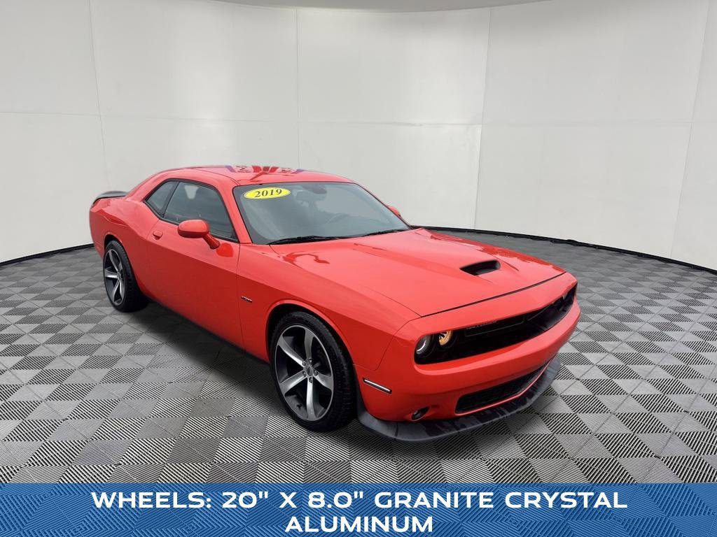 Used 2019 Dodge Challenger R/T RWD image 4