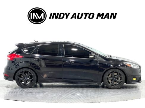 Used 2018 Ford Focus ST FWD image 3