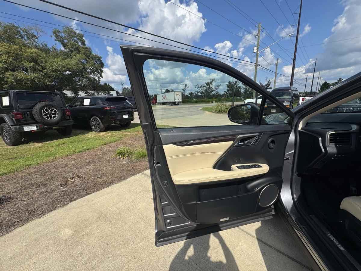 Used 2021 Lexus RX 350L Luxury w/ Accessory Package FWD image 24