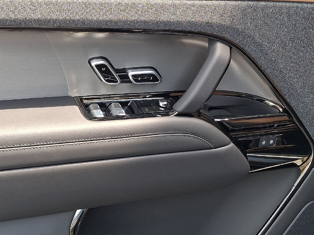 New 2026 Land Rover Range Rover Sport Dynamic SE AWD/4WD image 8
