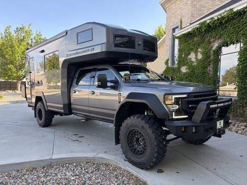 Used 2022 Ford F550 4x4 Crew Cab Super Duty image 2