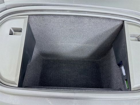 Used 2022 Porsche Taycan 4S image 32