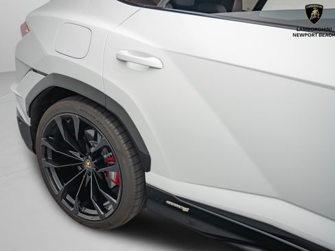 Used 2024 Lamborghini Urus S AWD/4WD image 40