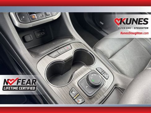 Used 2023 GMC Acadia SLT image 34