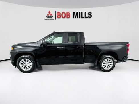 Used 2020 Chevrolet Silverado 1500 Custom w/ Custom Value Package RWD image 4