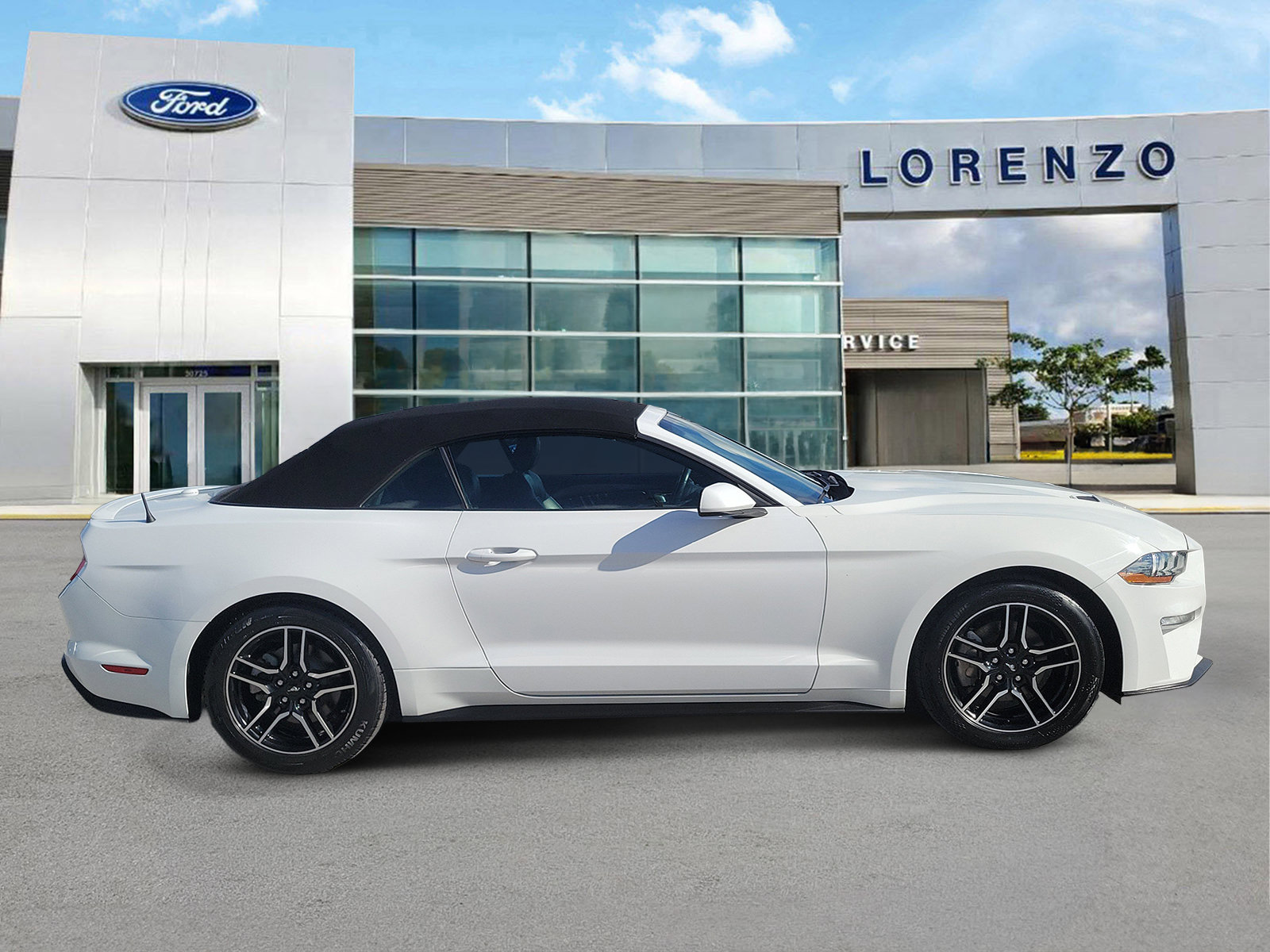 Used 2022 Ford Mustang Premium RWD image 4