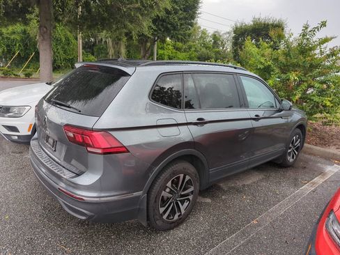 Used 2023 Volkswagen Tiguan S FWD image 2