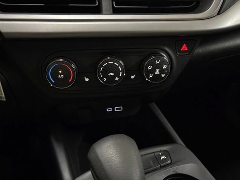 Used 2024 Chevrolet Trax RS FWD image 37