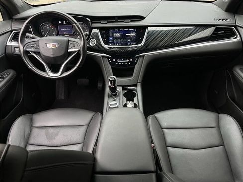 Used 2023 Cadillac XT6 Premium Luxury w/ Technology Package image 11