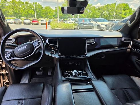 Used 2022 Jeep Grand Wagoneer Series II AWD/4WD image 6