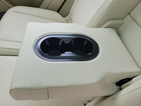 Certified 2022 Bentley Bentayga AWD/4WD image 20
