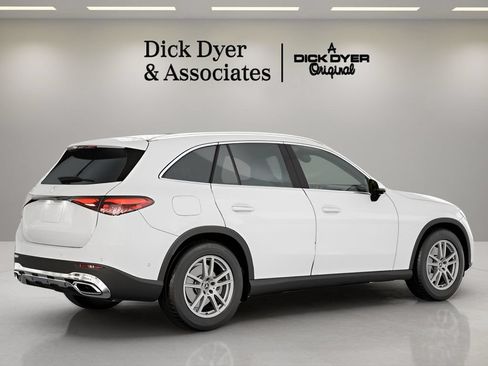 Used 2026 Mercedes-Benz GLC 300 image 10