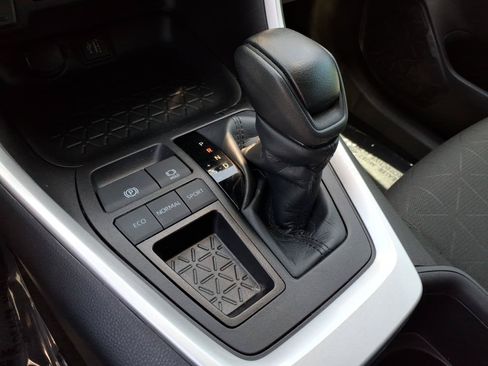 Used 2023 Toyota RAV4 XLE FWD image 30