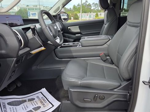 New 2026 Ford Expedition Active RWD image 5