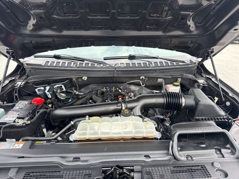 Used 2024 Ford Expedition XLT image 36