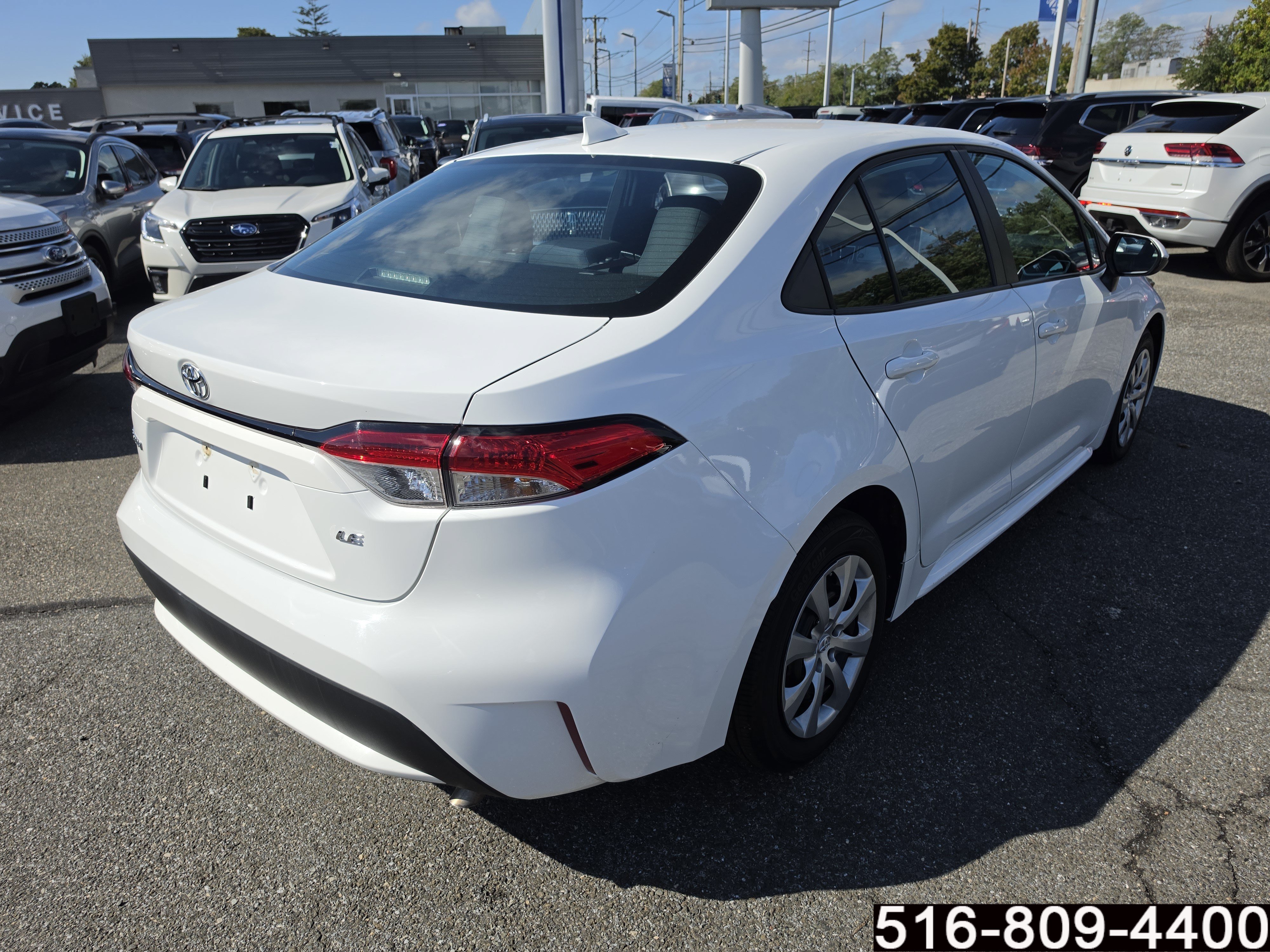 Used 2020 Toyota Corolla LE FWD image 4