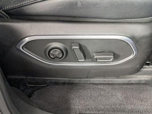 Certified 2024 Jeep Wagoneer L Series II w/ Flexible Seating Group image 39