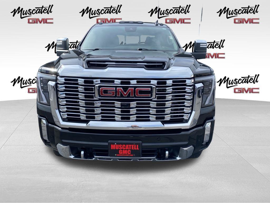 Used 2024 GMC Sierra 3500 Denali w/ Denali Reserve Package AWD/4WD image 2