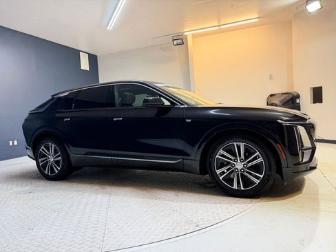 Certified 2024 Cadillac Lyriq Luxury RWD image 7