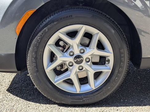 Used 2023 Kia Soul LX w/ Option Group 015 FWD image 9
