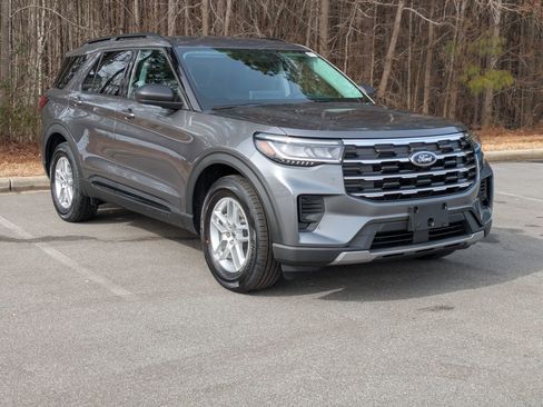 New 2026 Ford Explorer Active image 2