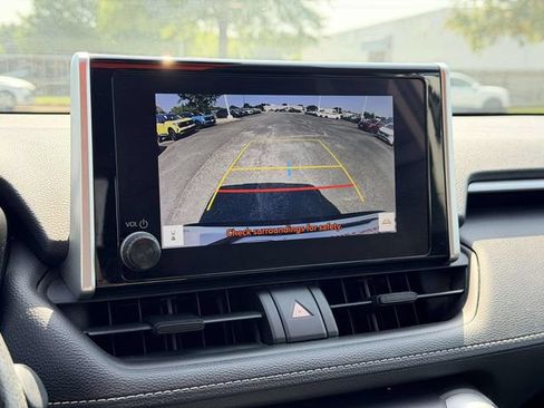 Used 2024 Toyota RAV4 XLE FWD image 20