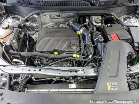 Used 2025 Chevrolet Trax RS FWD image 24