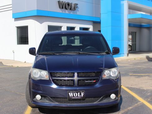 Used 2015 Dodge Grand Caravan R/T image 2