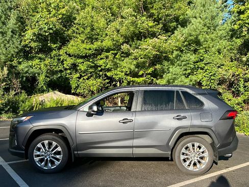 Used 2023 Toyota RAV4 XLE Premium AWD/4WD image 2