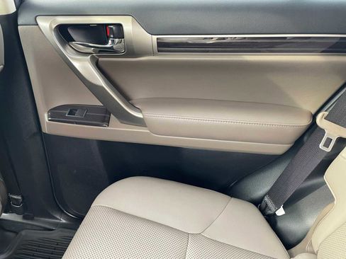 Used 2021 Lexus GX 460 Premium image 26