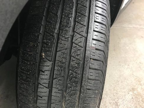 Used 2021 Volkswagen Atlas Cross Sport SE image 39