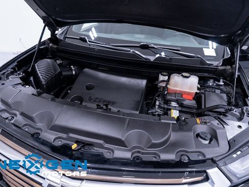 Used 2023 Chevrolet Traverse High Country image 58