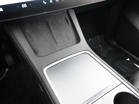 Used 2024 Tesla Model Y Long Range image 25