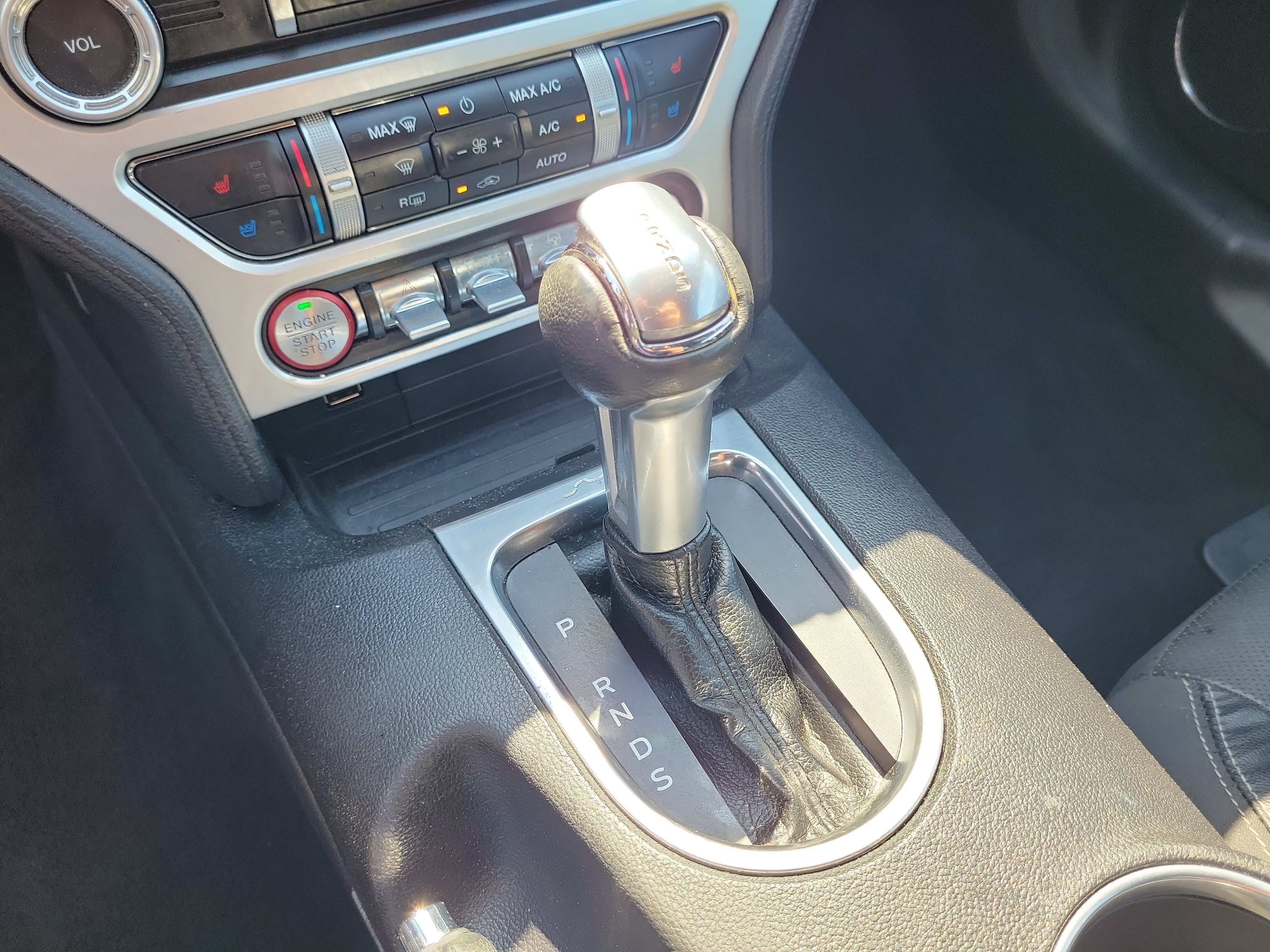 Used 2020 Ford Mustang Premium RWD image 23