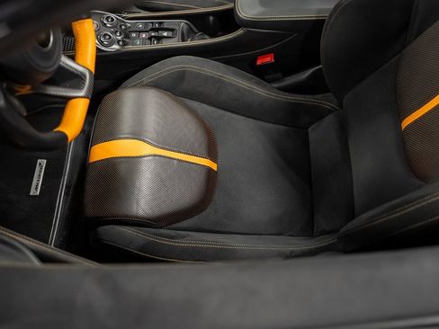 Used 2018 McLaren 570S Spider image 34