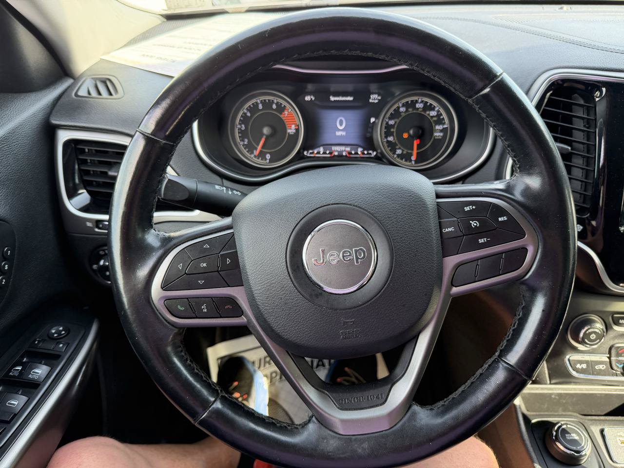 Used 2019 Jeep Cherokee Limited AWD/4WD image 17