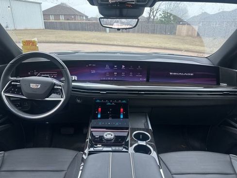 Certified 2025 Cadillac Escalade ESV Premium Luxury w/ LPO, Floor Liner Package image 12