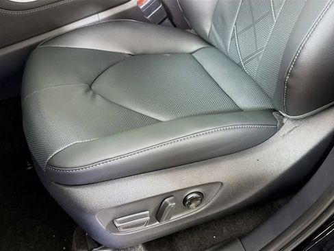 New 2026 Toyota Highlander Platinum image 16