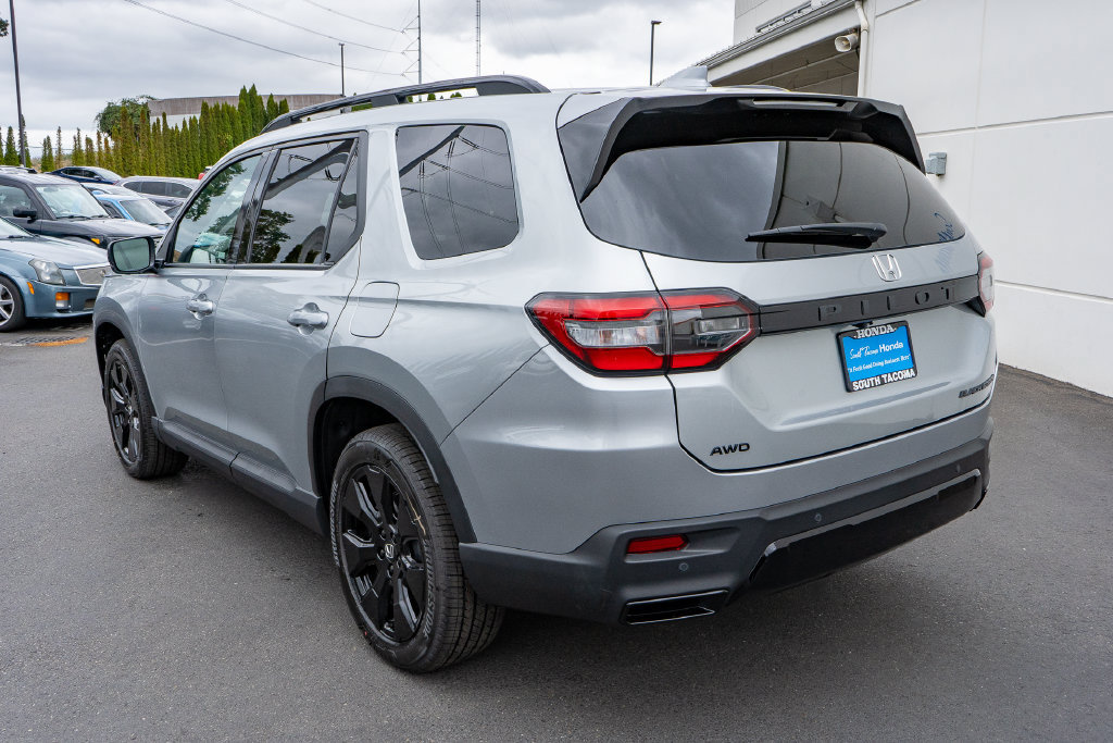 New 2026 Honda Pilot Black Edition image 8