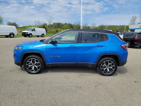 Used 2025 Jeep Compass Limited AWD/4WD image 2
