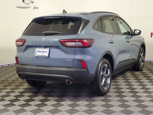Used 2025 Ford Escape ST-Line w/ Cold Weather Package image 3