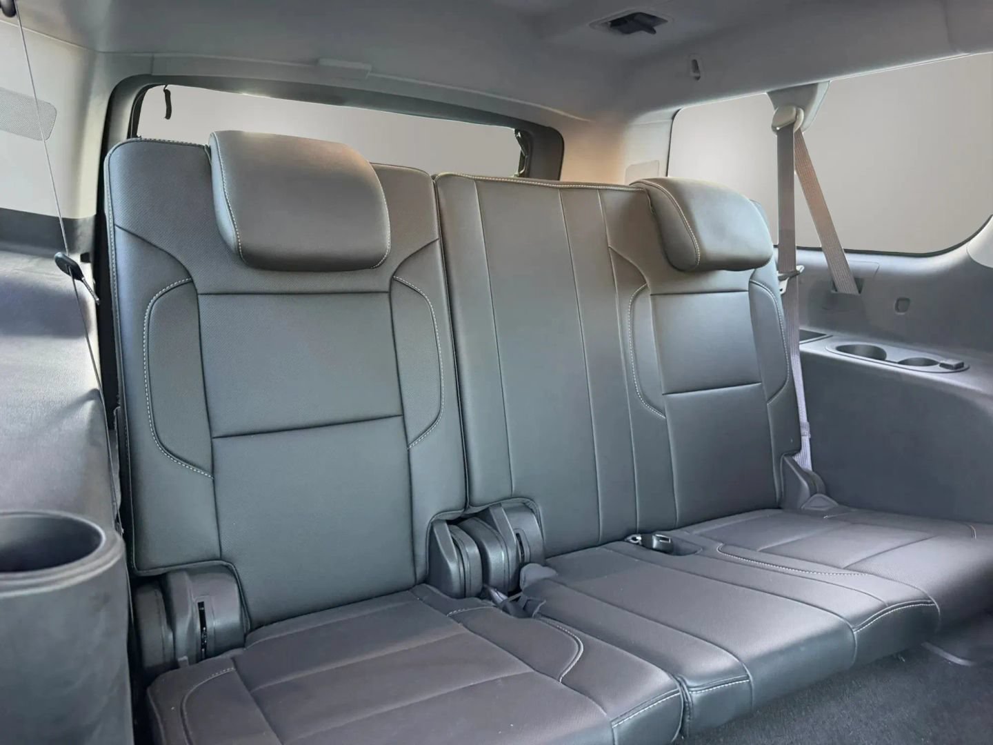 Used 2017 GMC Yukon XL SLT w/ Open Road Package AWD/4WD image 16