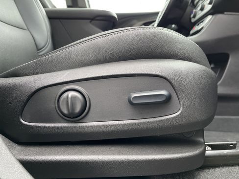 Used 2024 GMC Terrain SLT w/ Infotainment Package II image 39