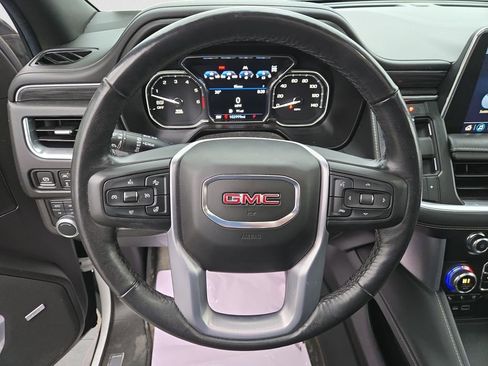 Used 2021 GMC Yukon XL SLT w/ SLT Luxury Plus Package image 17