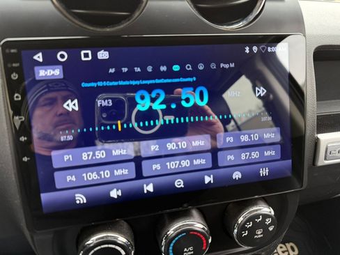 Used 2016 Jeep Compass Latitude image 12