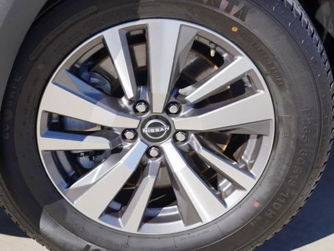 Used 2022 Nissan Pathfinder SL image 11