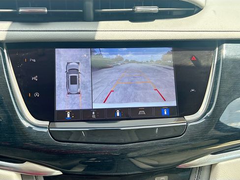 Used 2024 Cadillac XT6 Premium Luxury w/ Technology Package FWD image 14