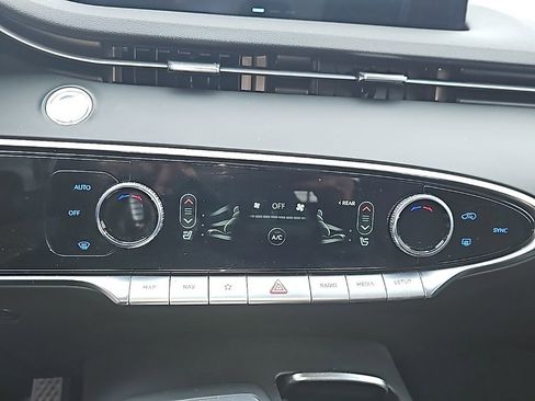 Used 2025 Genesis GV70 2.5T image 14